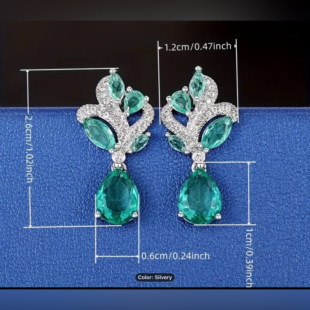 Elegant Blue and White Synthetic Gemstone Earrings - Picture 3 of 9